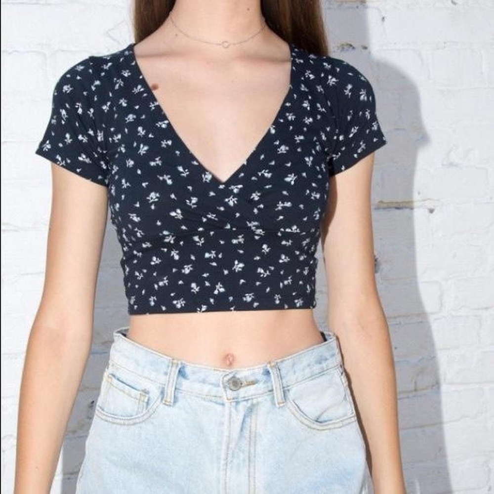 brandy melville rae crop top, with black and white flowers